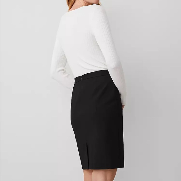 NWT Ann Taylor Black Seamed Stretch Pencil Skirt, Size 14 - Picture 2 of 10